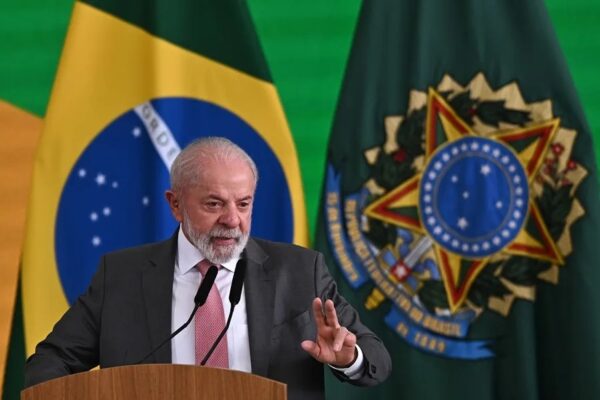Lula aprueba ley en Brasil sobre internet para menores y envía mensaje a Trump sobre el modelo