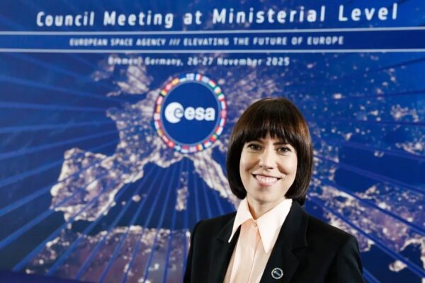 España destinará 1.400 millones a programas adicionales de la ESA y Aena recibirá multa de 10