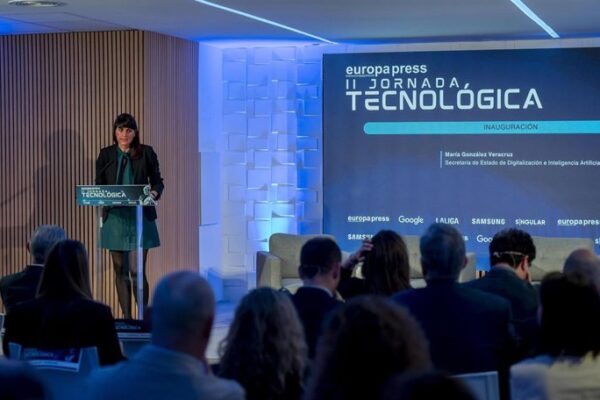 María González Veracruz impulsa la soberanía digital y aumenta la capacidad del ordenador